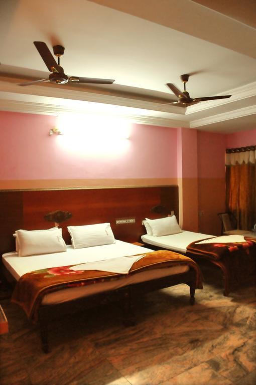 V.K.Residency Hotel Tirupati Exterior photo