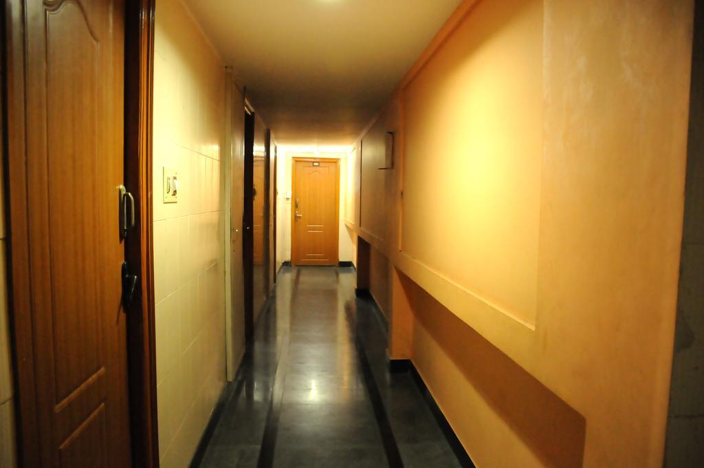 V.K.Residency Hotel Tirupati Exterior photo